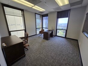 6404 Wilshire Blvd, Los Angeles, CA à louer Photo intérieure- Image 1 de 6