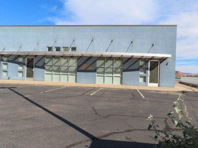 163 W 1600 S, Saint George, UT for lease - Building Photo - Image 2 of 19