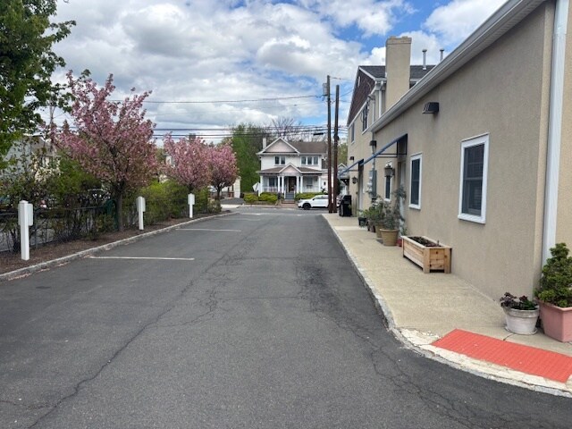 218-220 Elmer St, Westfield, NJ à louer - Photo du bâtiment - Image 2 de 4