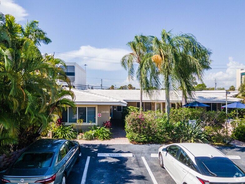 2648 NE 32nd St, Fort Lauderdale, FL à vendre - Photo du bâtiment - Image 3 de 59