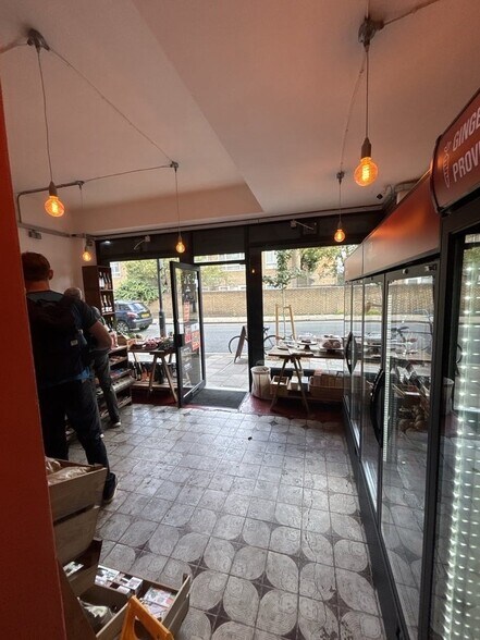 53-69 Black Prince Rd, Londres à louer - Photo du bâtiment - Image 2 de 7