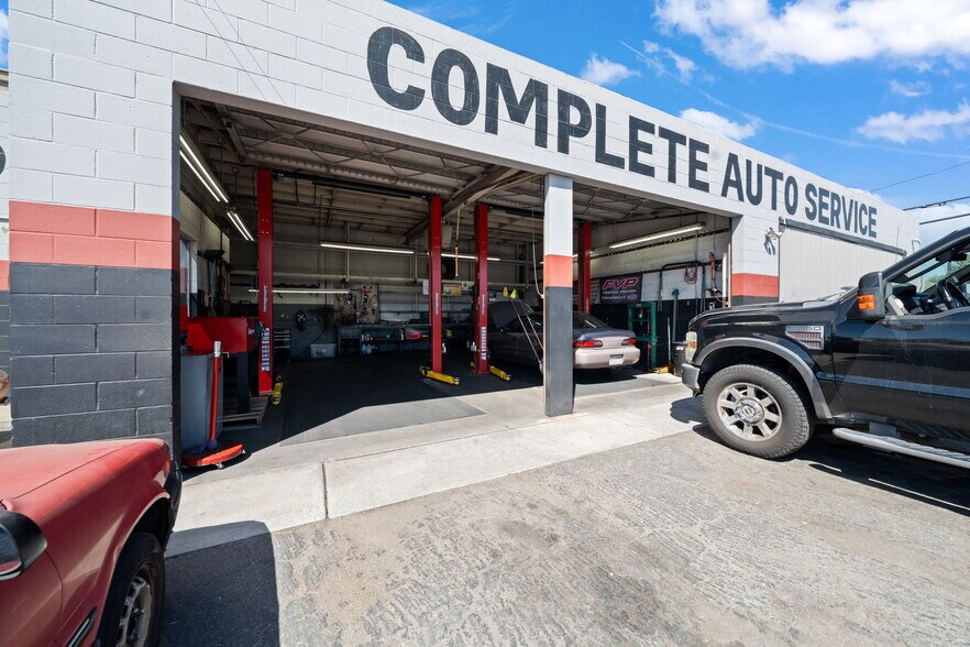 2337 E 7th St, Long Beach, CA à vendre - Photo du bâtiment - Image 3 de 16