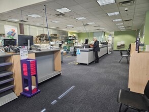 760 SE Maynard Rd, Cary, NC à louer Photo du bâtiment- Image 2 de 8