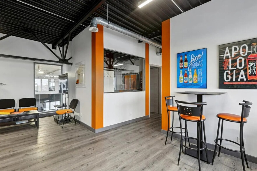 Flex in Vaux-le-Pénil for lease - Interior Photo - Image 3 of 18