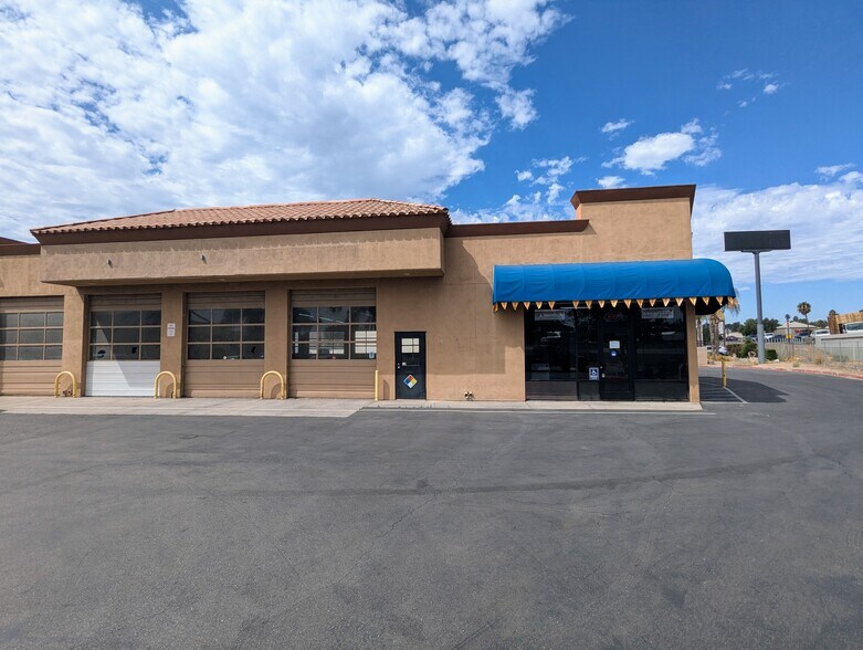 2189 Sampson Ave, Corona, CA à louer - Photo du bâtiment - Image 1 de 15