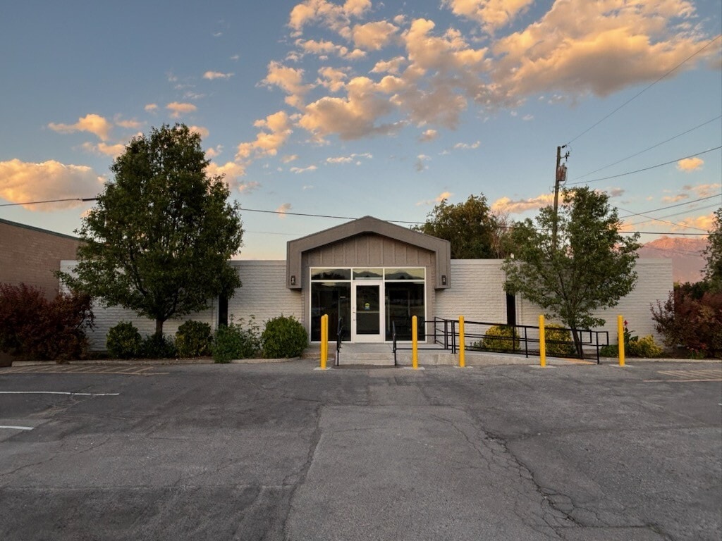7669 Redwood Rd, West Jordan, UT à vendre Photo du bâtiment- Image 1 de 6
