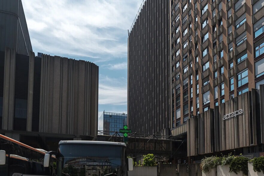 20 Place Des Halles, Strasbourg à louer - Photo du bâtiment - Image 2 de 18