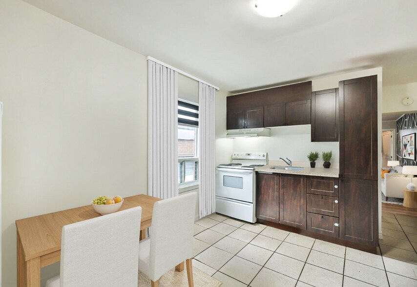 33-35 Rue Leduc, Gatineau, QC for sale - Interior Photo - Image 3 of 9