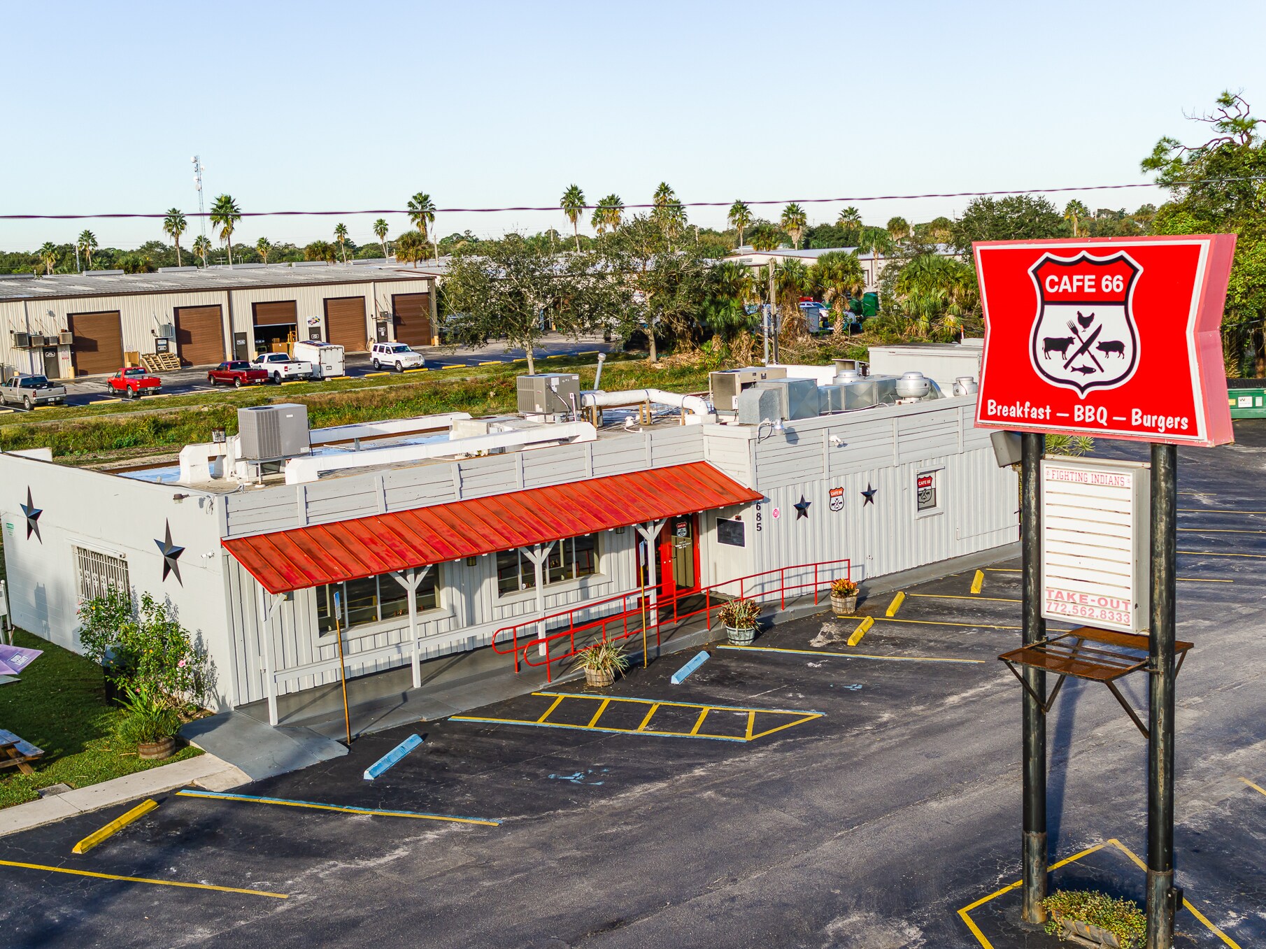 685 US Highway 1, Vero Beach, FL à vendre Photo du bâtiment- Image 1 de 16