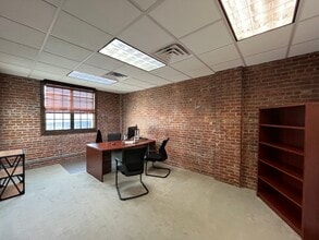 1625 Hendry St, Fort Myers, FL for lease Interior Photo- Image 2 of 9