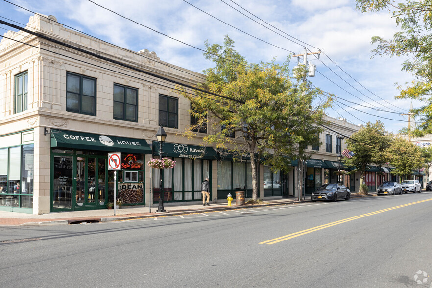 47-69 E Main St, Bay Shore, NY à vendre - Photo principale - Image 1 de 1