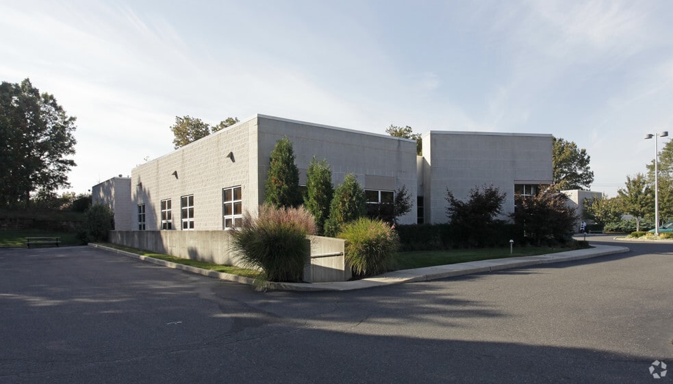 179 N Belle Mead Rd, Setauket, NY for lease - Building Photo - Image 3 of 4