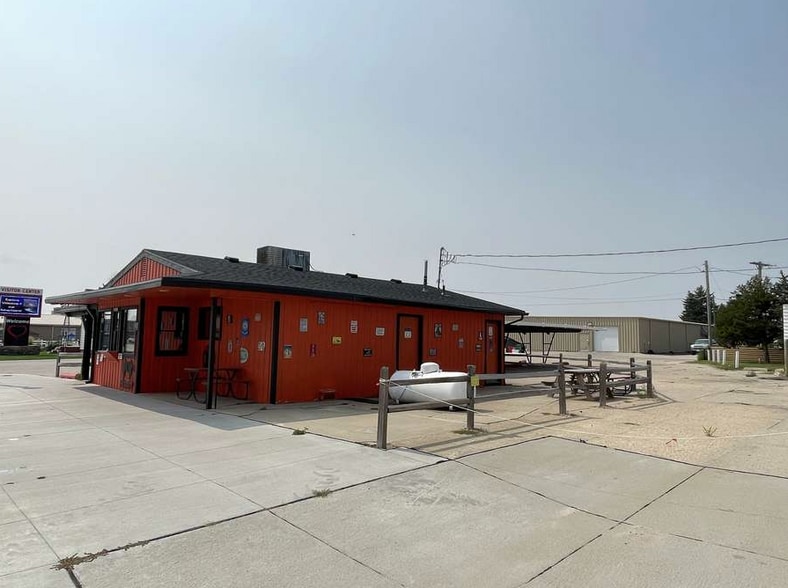 223 S Main St, Valentine, NE for sale - Building Photo - Image 2 of 18