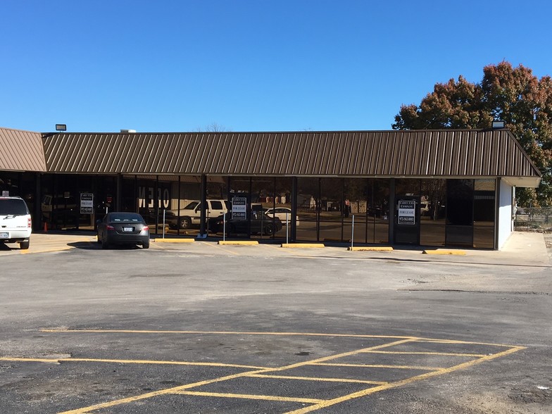 210 W University Dr, McKinney, TX for lease - Building Photo - Image 1 of 2