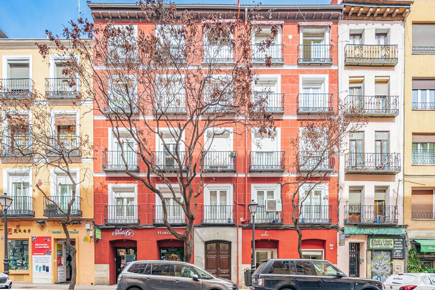 Calle de Fernández de los Ríos, 6, Madrid, Madrid à louer - Photo principale - Image 1 de 3