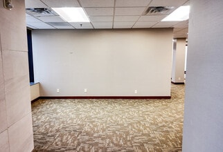 100 S Dakota Ave, Sioux Falls, SD for lease Interior Photo- Image 2 of 12