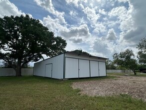 2424 FM 359 Rd S, Brookshire, TX à louer Photo intérieure- Image 2 de 7