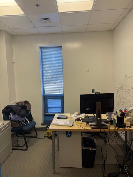 100 Commerce Dr, Warwick, RI for sale - Interior Photo - Image 3 of 6