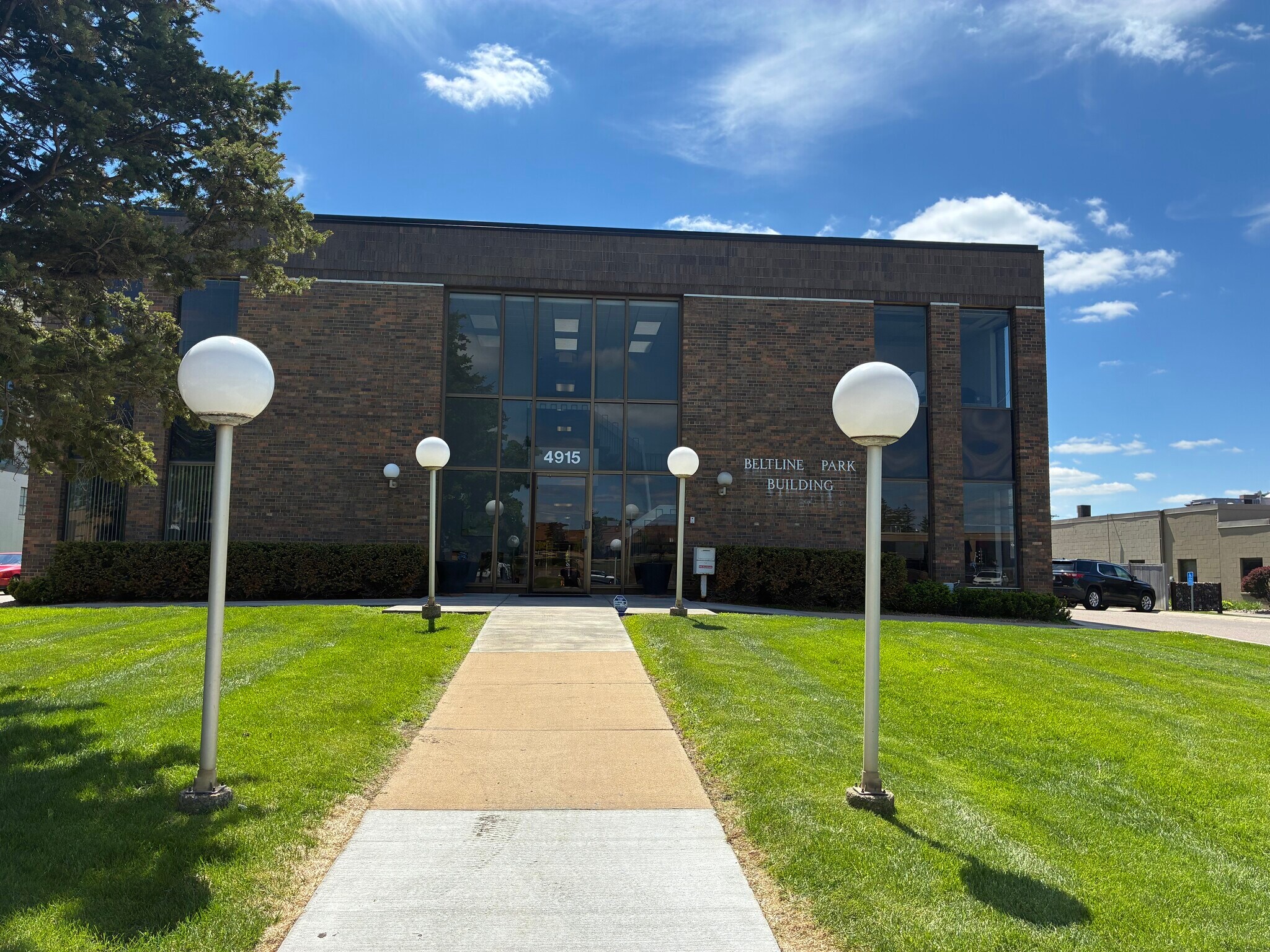 4915 W 35th St, Saint Louis Park, MN for lease Building Photo- Image 1 of 3