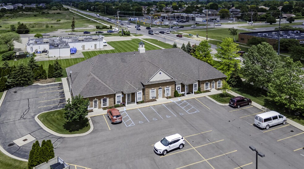 46875 Garfield Rd, Macomb, MI à louer - Photo du bâtiment - Image 3 de 3