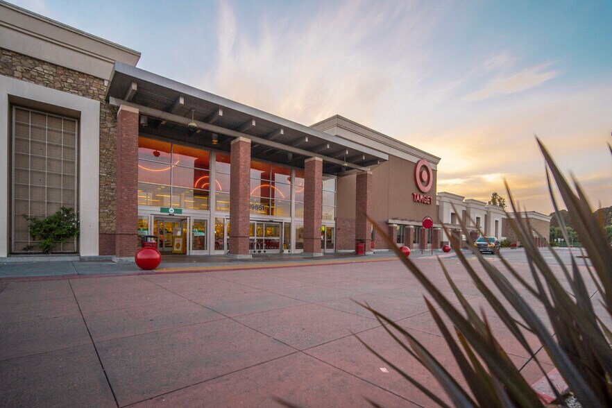 19661 Hesperian Blvd, Hayward, CA à louer - Photo du bâtiment - Image 3 de 5