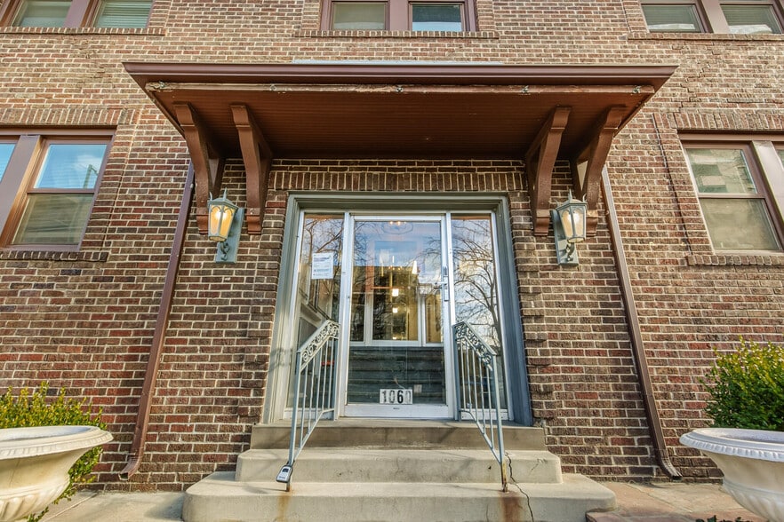 1060 Logan St, Denver, CO à vendre - Photo du bâtiment - Image 2 de 12