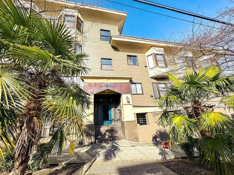 1812 E Republican St, Seattle, WA à vendre - Photo du bâtiment - Image 2 de 7