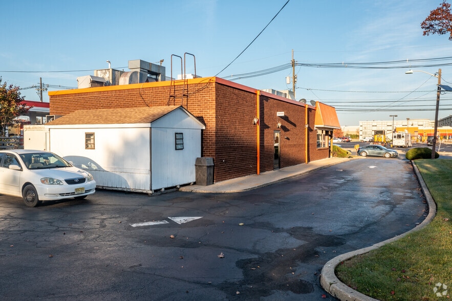 1006 Stelton Rd, Piscataway, NJ for sale - Building Photo - Image 2 of 11