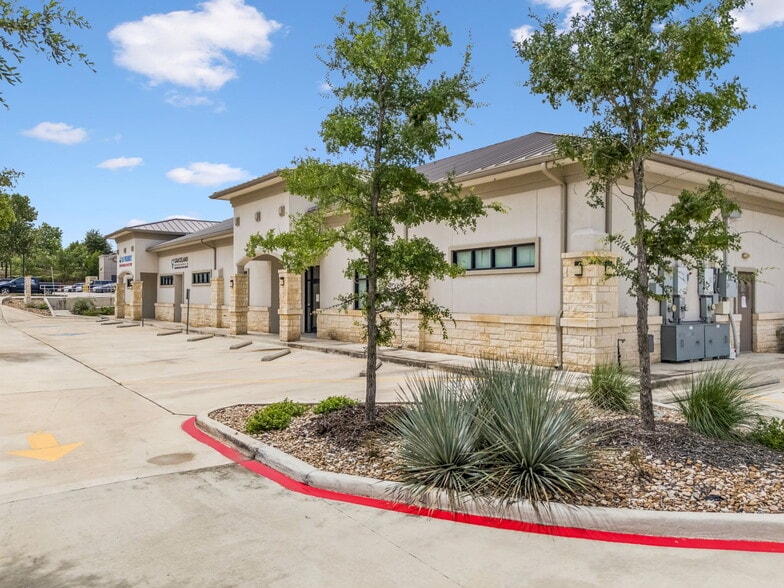2003 Rogers Rd, San Antonio, TX for lease - Building Photo - Image 3 of 8