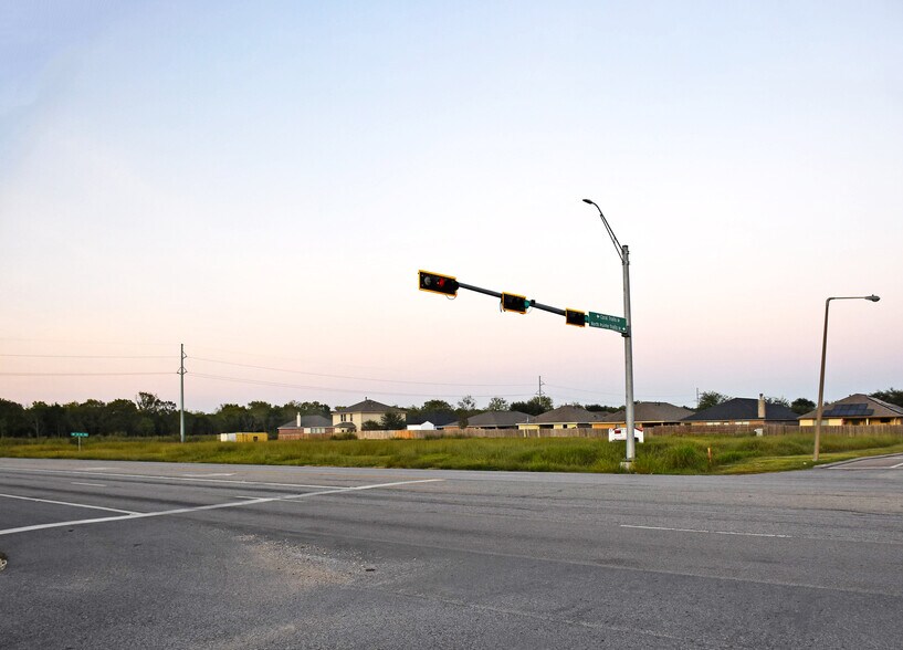 5432 TX-35, Alvin, TX à vendre - Photo du bâtiment - Image 2 de 5