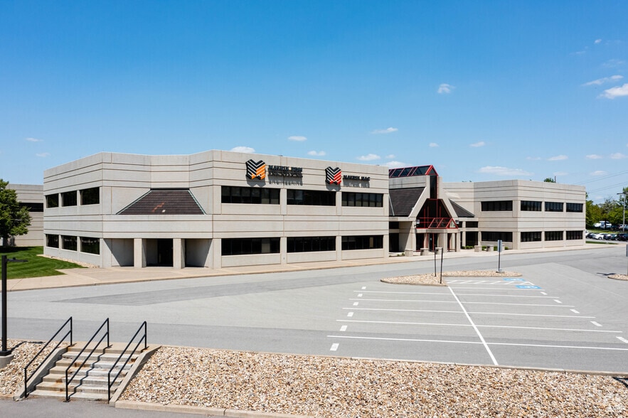 100 Beecham Dr, Pittsburgh, PA for lease - Building Photo - Image 1 of 7