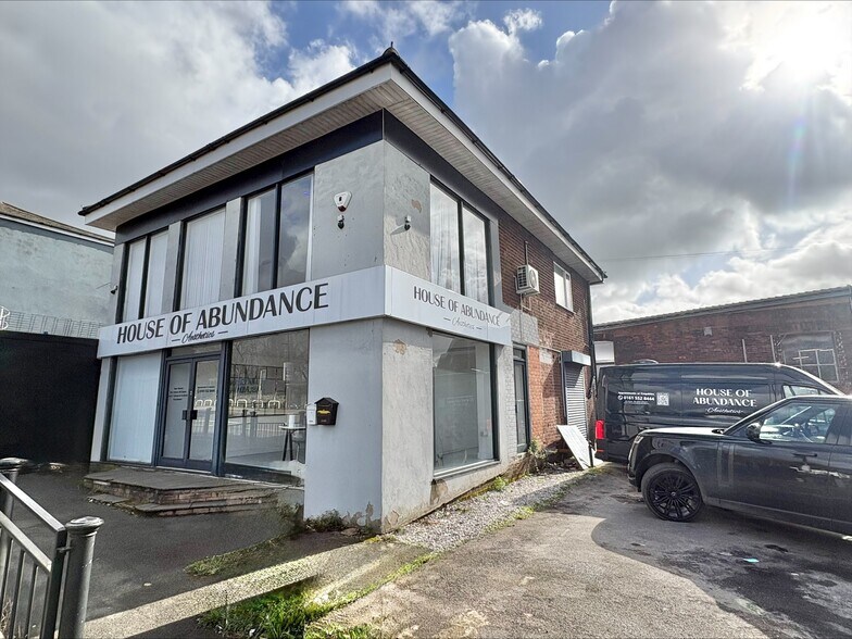 34 Huddersfield Rd, Oldham à vendre - Photo principale - Image 1 de 6