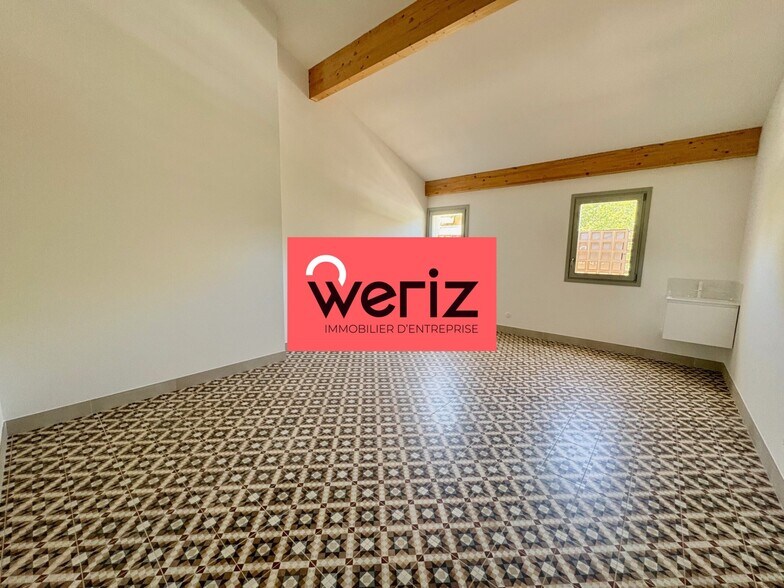 79-81 Boulevard De La Comtesse, Marseille à louer - Photo du bâtiment - Image 2 de 12