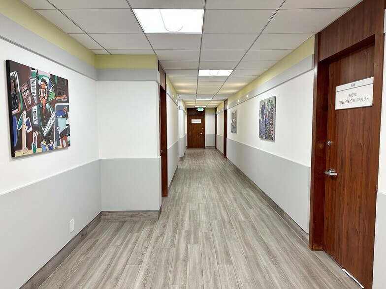291 S La Cienega Blvd, Beverly Hills, CA for lease - Interior Photo - Image 3 of 9