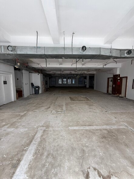 57 W 38th St, New York, NY for lease - Building Photo - Image 2 of 13