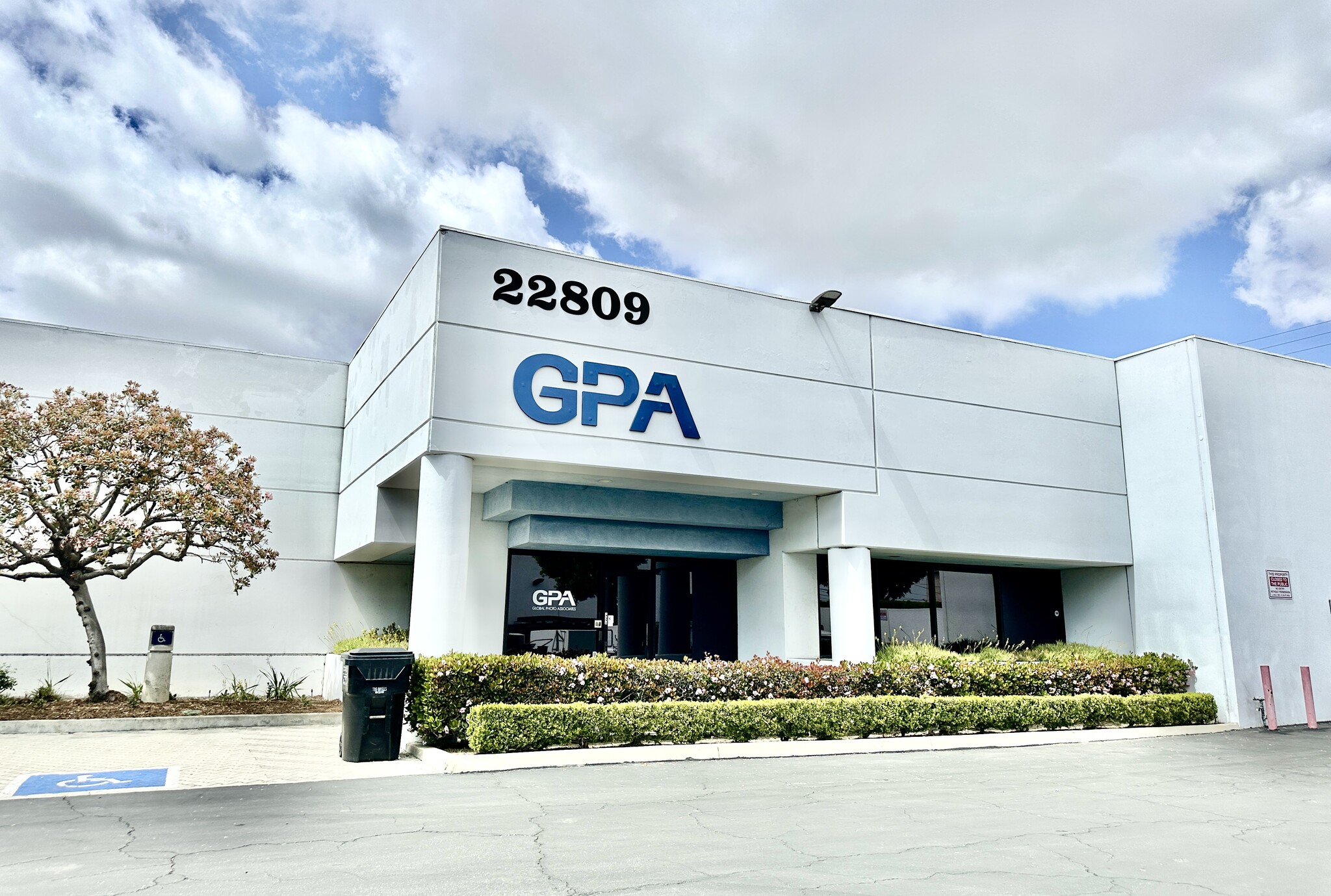 22809 Lockness Ave, Torrance, CA for sale Primary Photo- Image 1 of 51