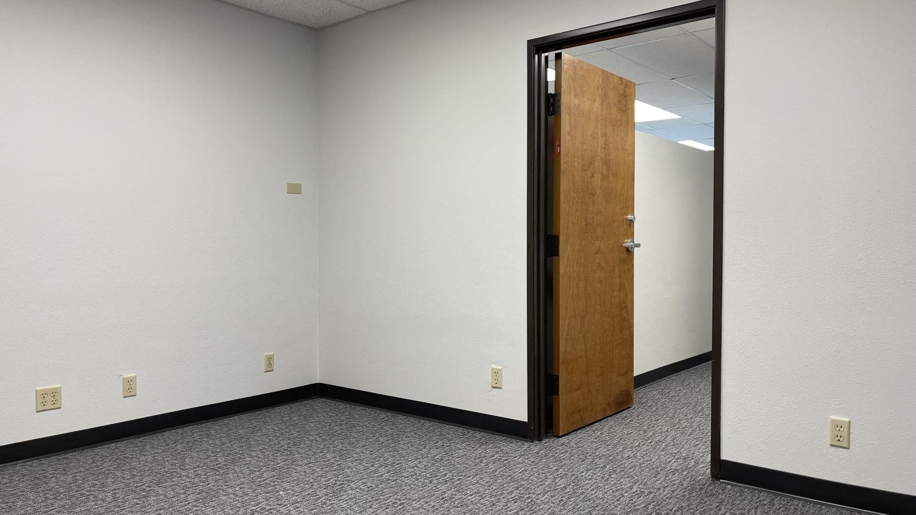756 Port America Pl, Grapevine, TX for lease Interior Photo- Image 1 of 3