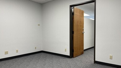 756 Port America Pl, Grapevine, TX for lease Interior Photo- Image 1 of 3