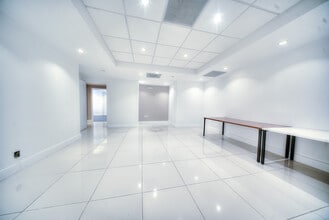 301 Arthur Godfrey Rd, Miami Beach, FL for sale Interior Photo- Image 1 of 7