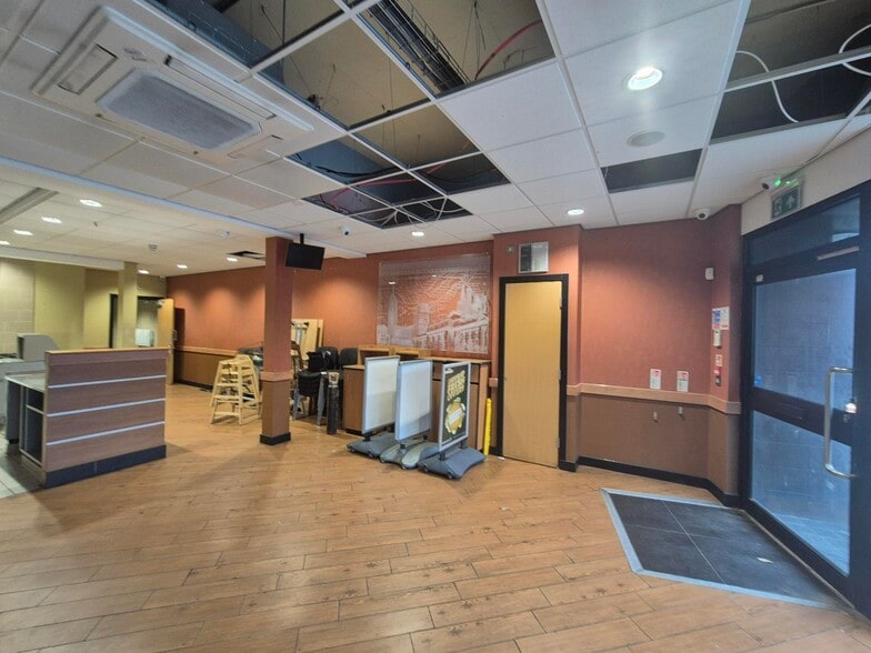 13 Banks Rd, Wirral for lease - Building Photo - Image 2 of 5