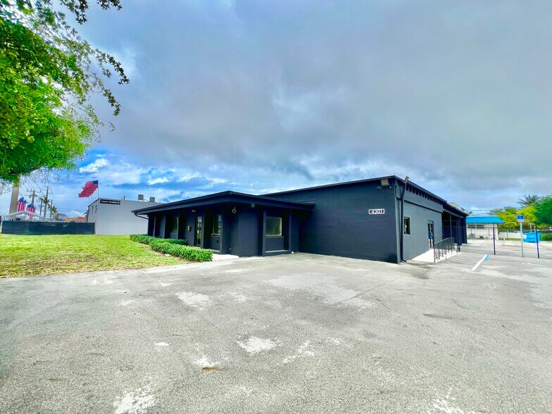 4301 NW 72nd Ave, Miami, FL for sale - Primary Photo - Image 1 of 12