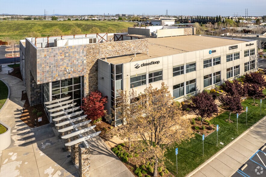 970 Reserve Dr, Roseville, CA à vendre - Photo du bâtiment - Image 3 de 28