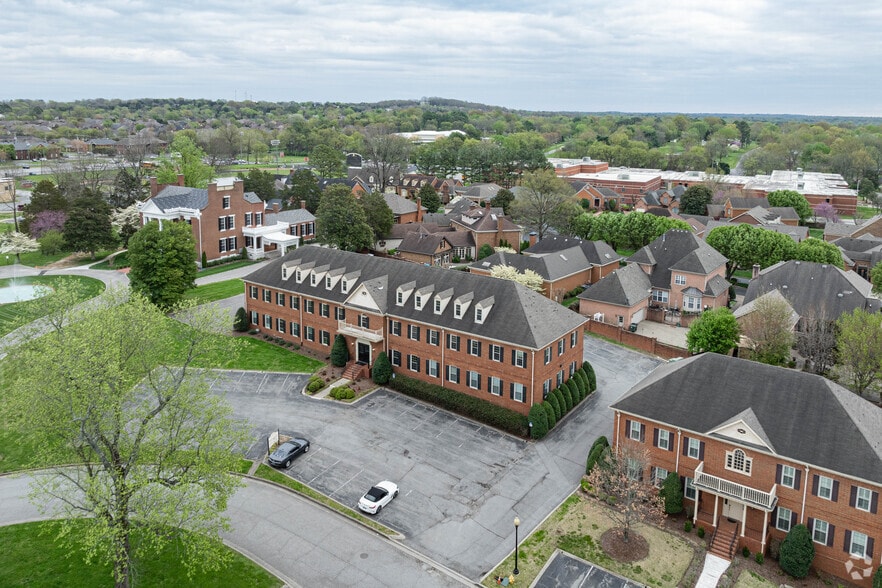 109 Hazel Path, Hendersonville, TN for lease - Building Photo - Image 3 of 6