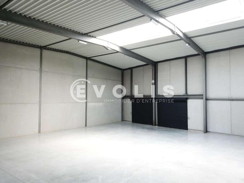 2 Rue Pierre-Antoine Delahousse, Roncq for lease - Interior Photo - Image 3 of 7