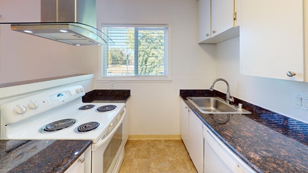 885 Broadway, Sonoma, CA for sale - Building Photo - Image 2 of 10