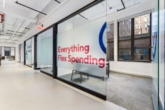 240 W 37th St, New York, NY à louer Photo intérieure- Image 2 de 6