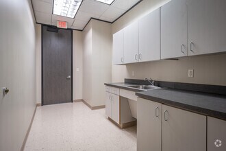 2100 West Loop South, Houston, TX for lease Interior Photo- Image 2 of 5