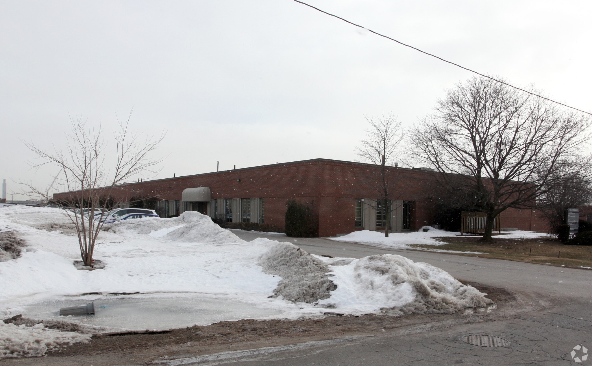 1121 Invicta Dr, Oakville, ON for lease Primary Photo- Image 1 of 4