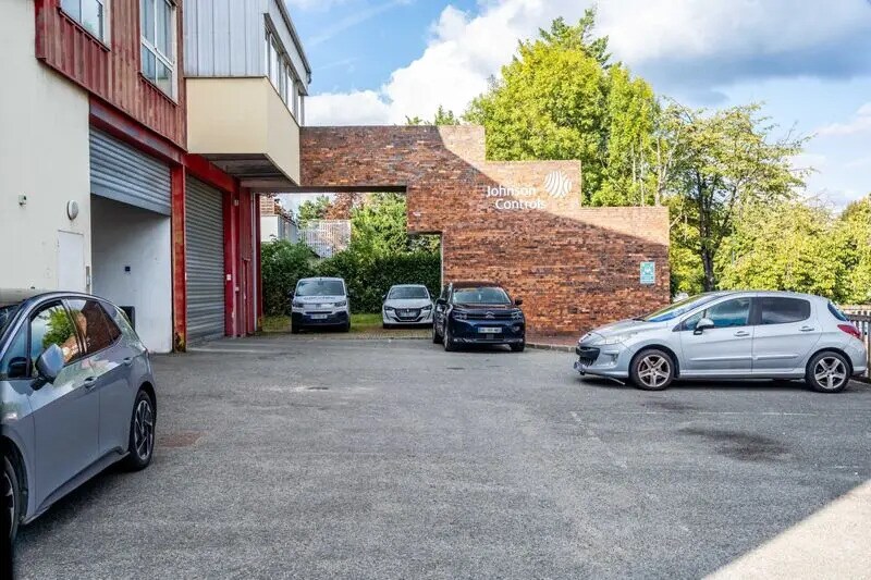 Flex in Noisiel for lease - Building Photo - Image 3 of 6