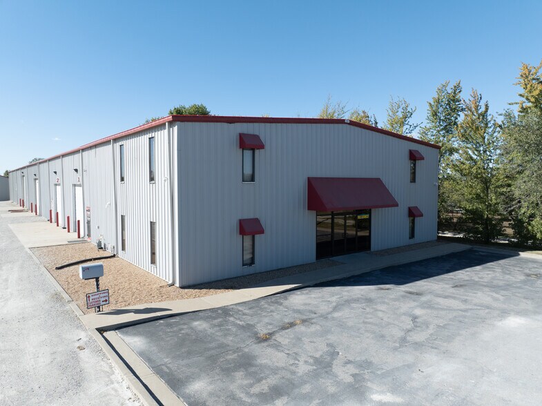 22705 Highway 65, Sedalia, MO for lease - Building Photo - Image 1 of 58